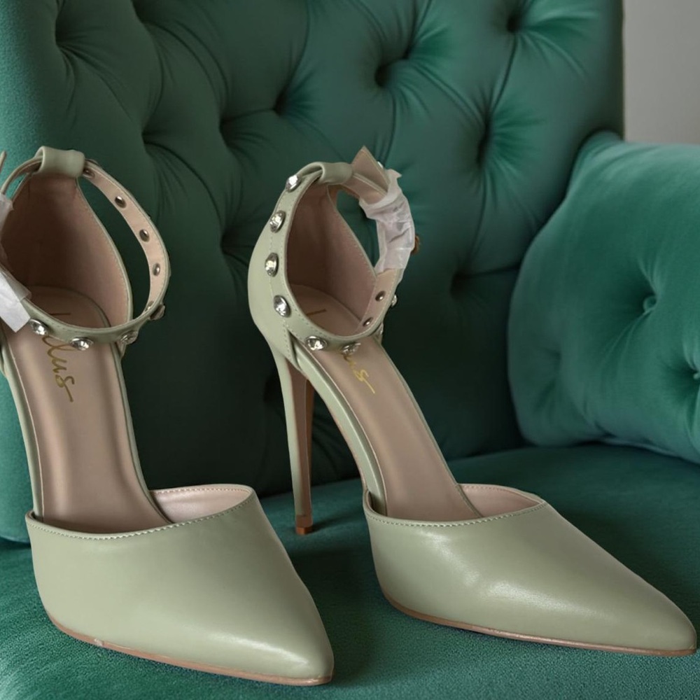 Elegant Green Stiletto Heels